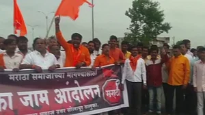 मराठा आरक्षण आंदोलन: प्रदर्शनकारियों ने शुरू किया ‘जेल भरो आंदोलन’, पुणे-सोलापुर हाइवे को किया बंद