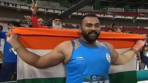 एशियन गेम्स LIVE: तेजिंदर पाल सिंह ने एशियाई रिकॉर्ड कायम करते हुए भारत को दिलाया 7वां गोल्ड
