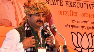 दिल्ली बीजेपी अध्यक्ष मनोज तिवारी के खिलाफ एफआईआर दर्ज, गोकुलपुर में एक घर की सीलिंग तोड़ने का आरोप