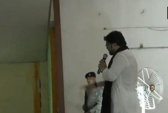 विकलांगों के कार्यक्रम में बोले केंद्रीय मंत्री बाबुल सुप्रियो, ‘अगर हिले तो टांग तोड़ दूंगा’