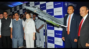 राफेल: दसॉल्ट से मिला ठेका तो महाराष्ट्र सरकार भी हुई रिलायंस डिफेंस पर मेहरबान, तुरंत दे दी 289 एकड़ जमीन