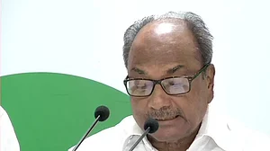 राफेल डील: कांग्रेस का मोदी सरकार पर फिर हमला, कहा, वायुसेना ने मांगे थे 126 विमान तो 36 की डील क्यों?