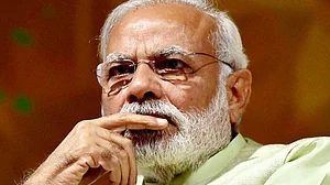 ‘सूट-बूट वाले’ प्रधानमंत्री जी, कुछ तो बोलिए...