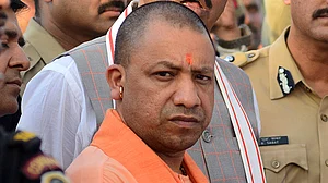 यूपी में 13 आईपीएस अफसरों के तबादले, सुर्खियों में रहने वाले राहुल श्रीवास्तव भी हटाए गए