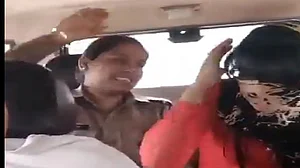 मेरठः कथित लव जेहाद केस में वीएचपी के बाद पुलिस ने युवती से की मारपीट, कहा- प्यार करने के लिए मुसलमान ही मिला?