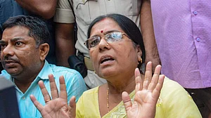 बिहार: मुजफ्फरपुर बालिका गृह कांड में पूर्व मंत्री मंजू वर्मा के पति की गिरफ्तारी के आदेश