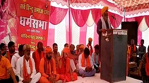 रकबर खान मॉब लिंचिंग के आरोपियों के पक्ष में वीएचपी की धर्म सभा, भगत सिंह-सुखदेव-राजगुरु से की तुलना