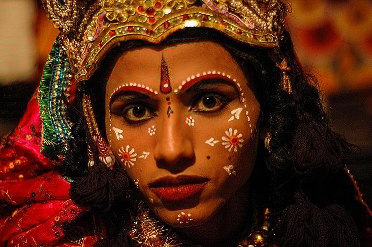 रामलीलाः ग्रीन रूम में बसी कलाकारों की दुनिया बहुत सी सांसारिक मान्यताओं को दरकिनार करती है, देखें तस्वीरें