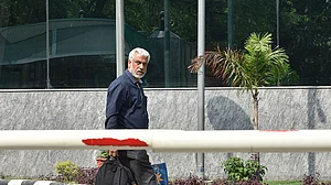 बस्सी ने फोन पर सुना था जब आरोपी ने बोला, ‘अस्थाना तो अपना आदमी है’: सीबीआई कर सकती है सबूतों से छेड़छाड़