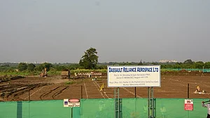 राफेल सौदे में नए दस्तावेज़ से विस्फोटक खुलासा: रिलायंस को दसॉल्ट का साझीदार बनाना सौदे की अनिवार्य शर्त थी