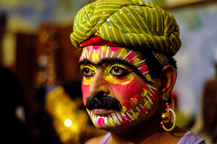 रामलीलाः ग्रीन रूम में बसी कलाकारों की दुनिया बहुत सी सांसारिक मान्यताओं को दरकिनार करती है, देखें तस्वीरें