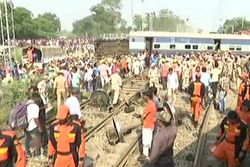 रायबरेली: न्यू फरक्का एक्सप्रेस की 9 बोगियां पटरी से उतरीं, 7 लोगों की  मौत, रेल मंत्री ने दिए जांच के आदेश