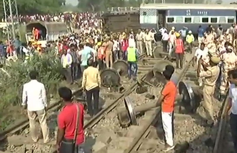 रायबरेली: न्यू फरक्का एक्सप्रेस की 9 बोगियां पटरी से उतरीं, 7 लोगों की  मौत, रेल मंत्री ने दिए जांच के आदेश
