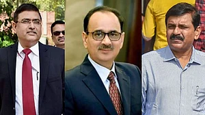 सीबीआई संकटः सुप्रीम कोर्ट के फैसले से बैकफुट पर मोदी सरकार, रूटीन काम करेंगे राव, 2 हफ्ते में पूरी होगी जांच