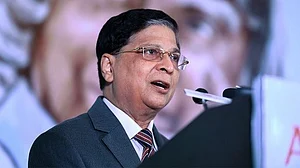 आज रिटायर होंगे दीपक मिश्रा, साथी जजों की बगावत झेलने वाले पहले चीफ जस्टिस