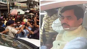 बिहार: बीजेपी नेता शाहनवाज हुसैन को सवर्ण सेना ने दिखाए काले झंडे, एससी/एसटी एक्ट के विरोध में लगाए नारे