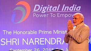 मोदी सरकार ने 4 चार साल में पब्लिसिटी पर खर्च कर दिए ₹ 5000 करोड़, मनमोहन ने तो 10 साल में भी नहीं किए थे