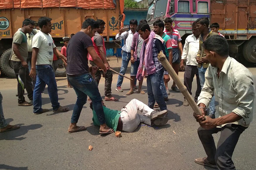 बंगाल में सांप्रदायिक हिंसा फैलाकर वोट बढ़ाने की फिराक में बीजेपी-संघ परिवार