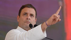 सीबीआई कलह पर राहुल ने पीएम को घेरा, कहा, चौकीदार का संदेश साफ, राफेल के इर्द-गिर्द आने वाले को हटा दिया जाएगा