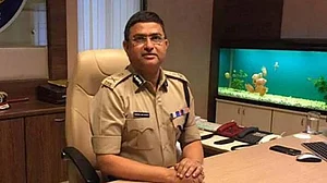 विवेकानंद और पटेल से खुद की तुलना कर बनवाई थी राकेश अस्थाना ने अपनी पीआर फिल्म, देखें वीडियो