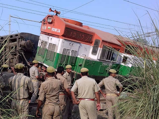 रायबरेली: न्यू फरक्का एक्सप्रेस की 9 बोगियां पटरी से उतरीं, 7 लोगों की  मौत, रेल मंत्री ने दिए जांच के आदेश