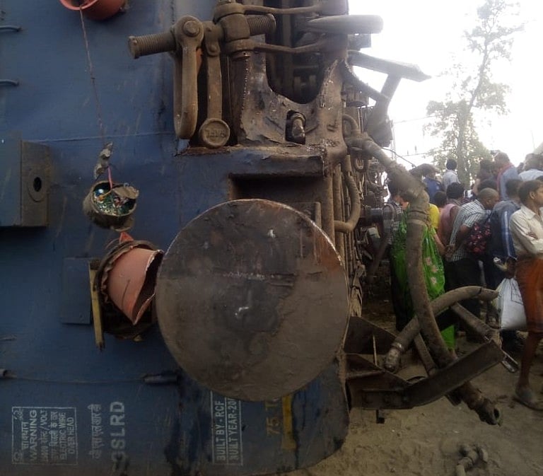 रायबरेली: न्यू फरक्का एक्सप्रेस की 9 बोगियां पटरी से उतरीं, 7 लोगों की  मौत, रेल मंत्री ने दिए जांच के आदेश