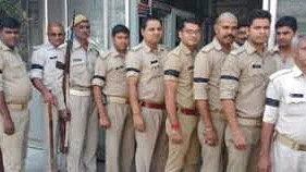 यूपी: ‘चौराहे पर खड़े रहेंगे पुलिस वाले ट्रैफिक नहीं संभालेंगे, वारदात हो जाएगी, कार्रवाई नहीं करेंगे’