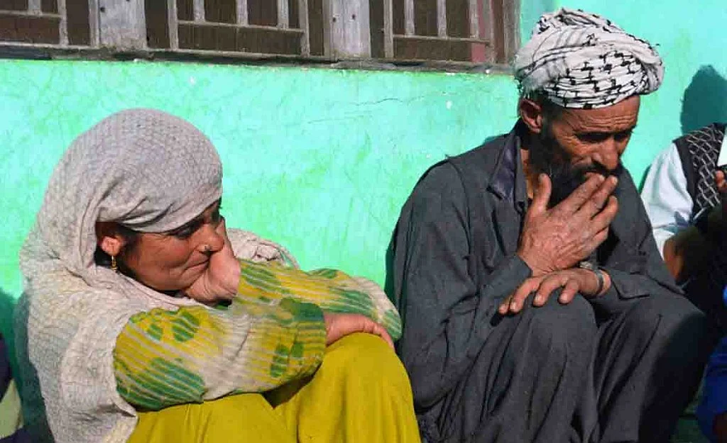 कठुआ कांड: कानूनी लड़ाई के लिए खुला खाता बैंक ने किया सीज, न्याय के लिए दिल्ली की खाक छान रहे हैं पिता 