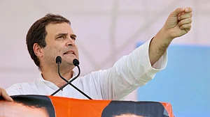 सीबीआई के डीआईजी का मोदी के मंत्री पर संगीन आरोप, राहुल बोले, ‘चौकीदार ही चोर’ नाम का चल रहा क्राइम थ्रिलर