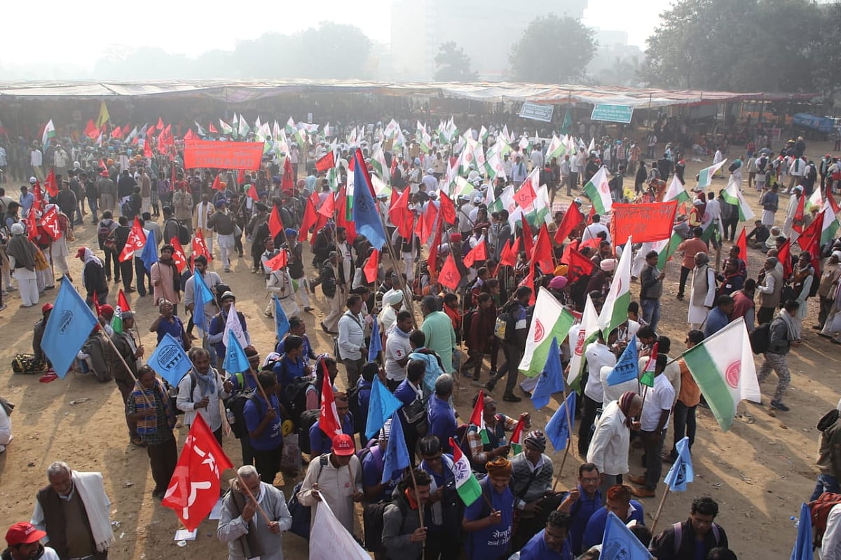 सड़कों पर किसान&nbsp;