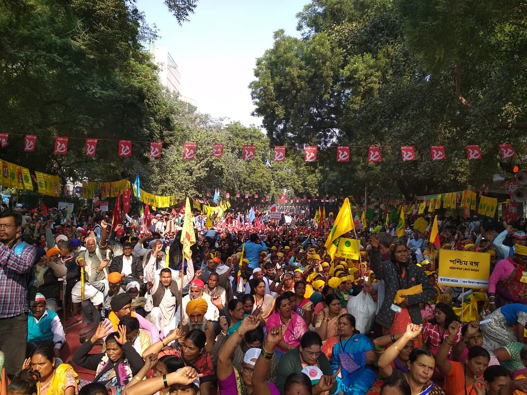 किसानों का हल्ला बोल