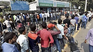 नोटबंदी के दो सालः लोगों के लिए एक त्रासदी की तरह था मोदी सरकार का ये फैसला