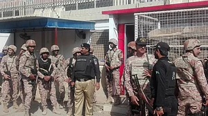 वीडियो: पाकिस्तान में चीनी दूतावास के पास फायरिंग-ब्लास्ट में दो पुलिसकर्मी की मौत, तीन हमलावरों को मार गिराया