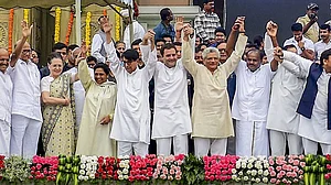 जम्मू-कश्मीर में सरकार नहीं बनी तो क्या हुआ, अब कई राज्यों में बनेंगी गठबंधन की सरकारें