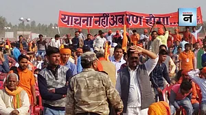 अयोध्या: वीएचपी की धर्मसभा में सुप्रीम कोर्ट की हुई कड़ी आलोचना, बिना किसी लिखित प्रस्ताव के सभा खत्म
