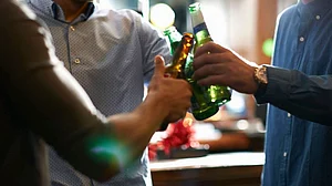 यौन हिंसा की बड़ी वजह है शराब, 50 प्रतिशत अपराधों में नशे में होता है हमलावर