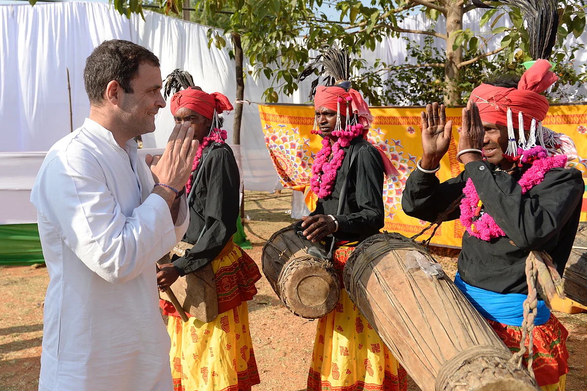 छत्तीसगढ़: पहले दौर की 18 सीटों के लिए बिछी बिसात, सीएम रमन सिंह को करुणा शुक्ला से कड़ी चुनौती
