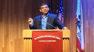 नोटबंदी-जीएसटी ने रौंद डाला भारत की अर्थव्यवस्था को, 7 फीसदी विकास दर पर इतराना बेमानीः रघुराम राजन