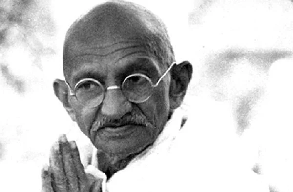 महात्मा गांधी: बापू, क्या तुम अब केवल एक छवि हो?