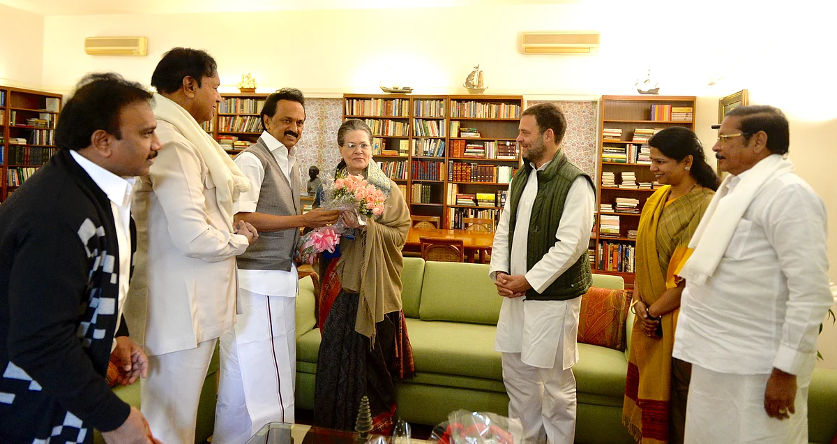 बीजेपी के खिलाफ महागठबंधन की लामबंदी तेज़, रणनीति पर चर्चा के लिए दिल्ली में विपक्षी दलों की बैठक आज