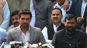 बिहार में बीजेपी को झटका: एलजेपी ने दिखाई आंखें, चिराग पासवान बोले, सीटें तय नहीं कीं तो होगा नुकसान