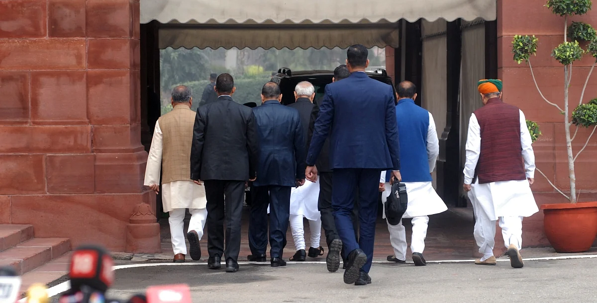 मोदी की उल्टी गिनती शुरु, संघ के मुखपत्र ने 2019 के लिए की त्रिशंकु लोकसभा की भविष्यवाणी