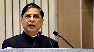 बोलने की आज़ादी पर पूर्व सीजेआई दीपक मिश्रा का बयान- लोकतंत्र में नहीं, तानाशाही में सरकार से डरते हैं लोग