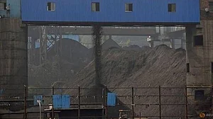 चीन में कोयला खदान ढहने से 21 खनिकों की मौत, 66 को सुरक्षित निलाका गया बाहर