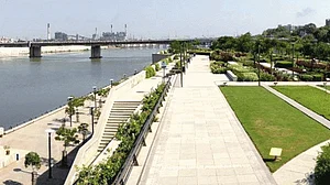 लखनऊ: गोमती रिवर फ्रंट कथित घोटाले में ईडी की कई राज्यों में छापेमारी, इंजीनियरों और ठेकेदारों के घर को खंगाला