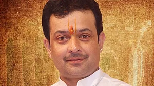 भय्यूजी महाराज खुदकुशी मामले में कई चौंकाने वाले खुलासे, संपत्ति पर थी कई लोगों की नजर, दी जाती थी नशीली दवाएं