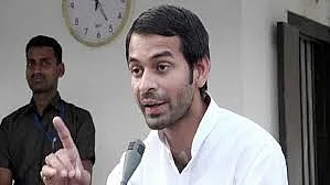 बिहार: पार्टी कार्यालय पर ताला लटका देख प्रदेशाध्यक्ष पर भड़के तेज प्रताप, कहा- इसकी शिकायत तेजस्वी से करूंगा