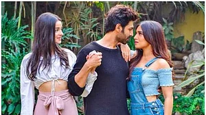 एक बार फिर गुदगुदाने आ रही है फिल्म ‘पति पत्नी और वो’, कार्तिक आर्यन संग नजर आएंगी भूमि और अनन्या पांडे