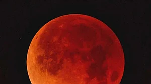 जल्द पड़ने वाला वाला है पूर्ण चंद्रग्रहण, इन जगहों पर रहेगा खास असर