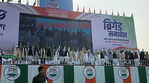 वीडियो: आजादी की लड़ाई गोरों से, आज की लड़ाई चोरों से, कोलकाता रैली में मोदी पर चले विपक्ष के तीर